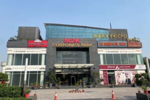 M2K Corporate Park Shopping Plaza, Gurugram: Location and Connectivity